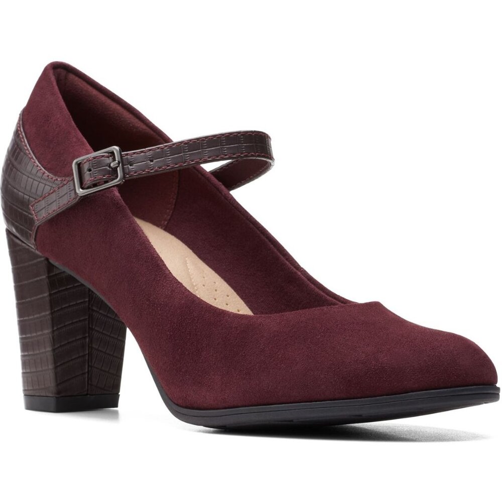 NWOT Clarks Alayna Shine Mary Jane Pumps in Burgundy Women’s Size 6.5 M